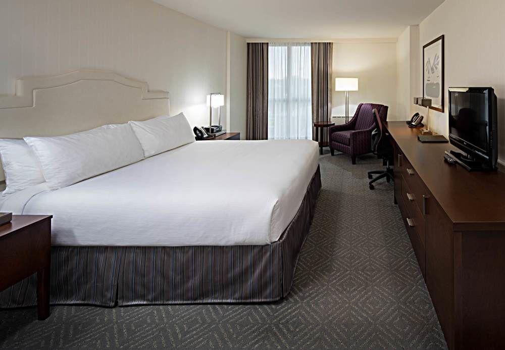 Delta Hotels By Marriott Burnaby Conference Centre Dış mekan fotoğraf